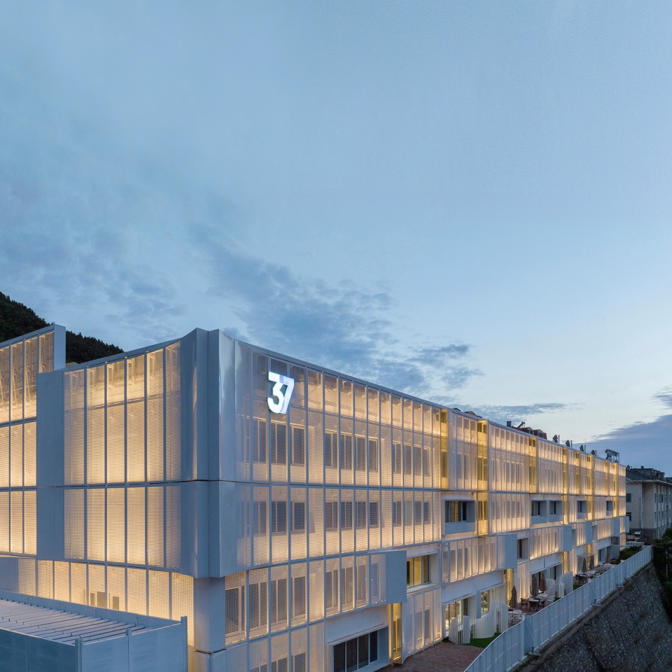 Dalian 37 Xiang china by UUA