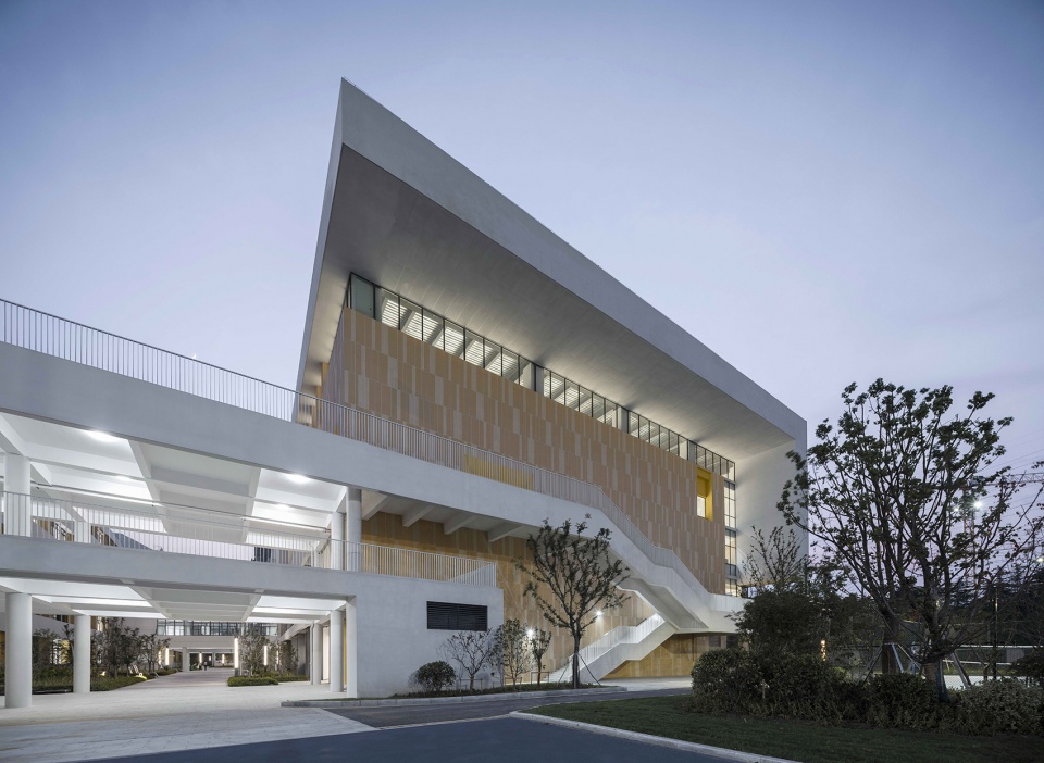 Xingpu experimental middle school in Suzhou Industrial Park by huazao