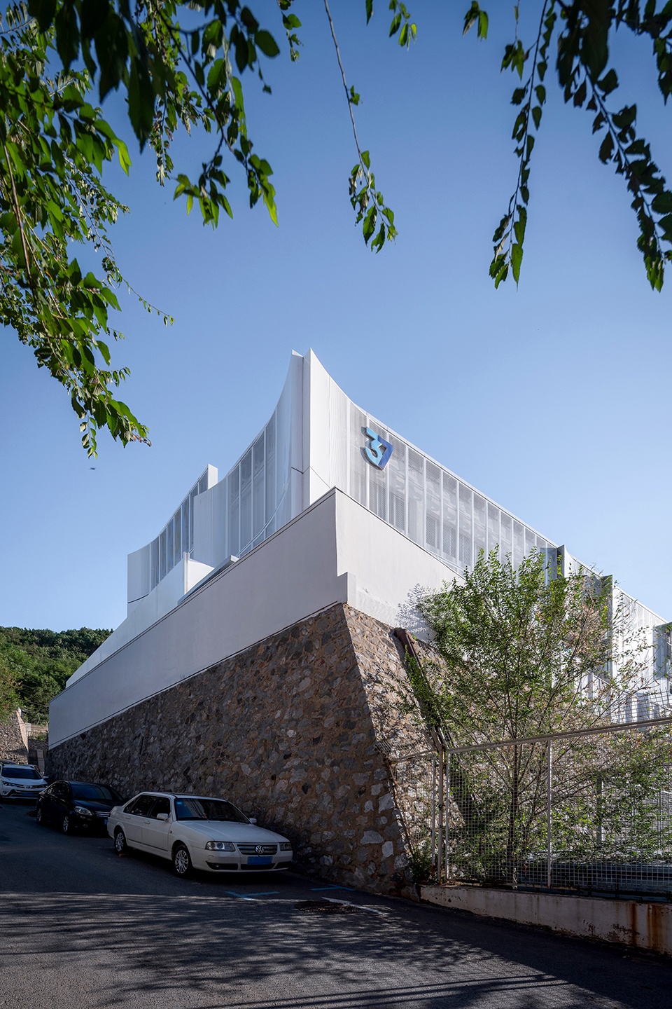 Dalian 37 Xiang china by UUA