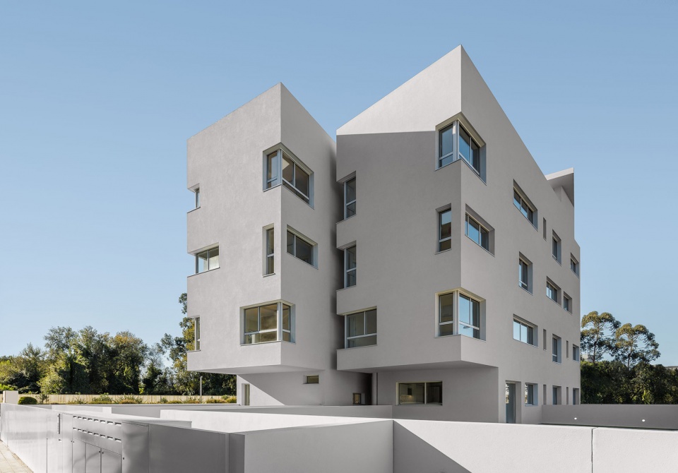 Nova Rio Housing by Antonio Paulo Marques Arquiteto e Associados Lda