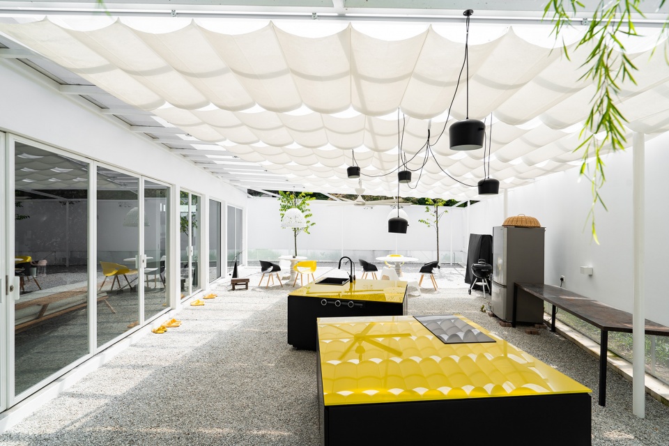inTroVerse by Core Design Workshop