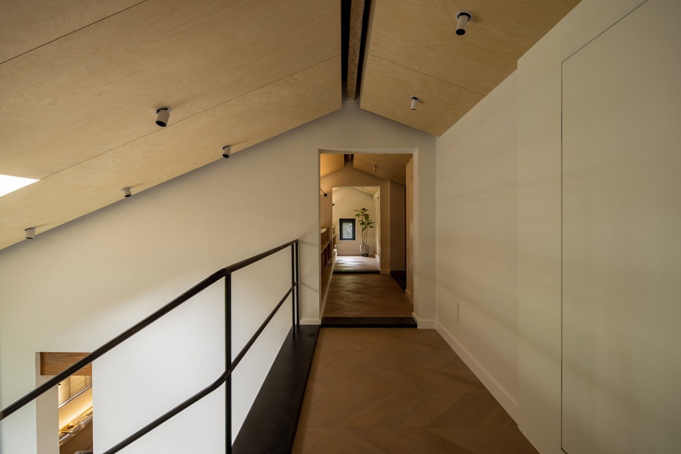 A Age of Innocence UNI X Interior Architects