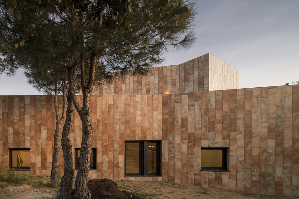 LLO HOUSE by OOIIO Architecture