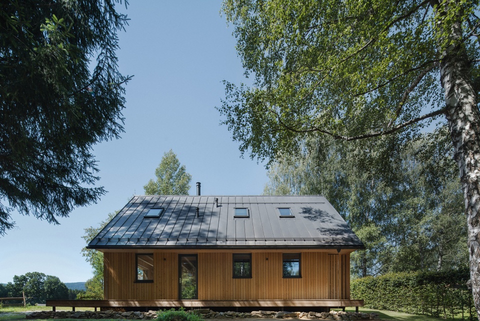 Lipno Lakeside Cabin by Les Archinautes