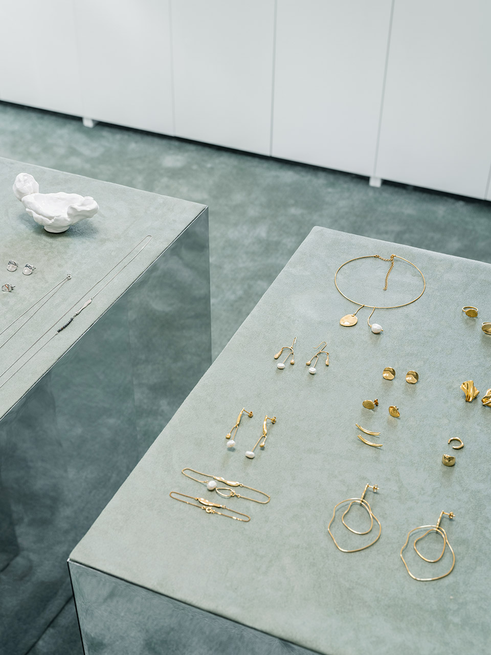 Qari Qris and Moonswoon jewelry store Lokastova Elena