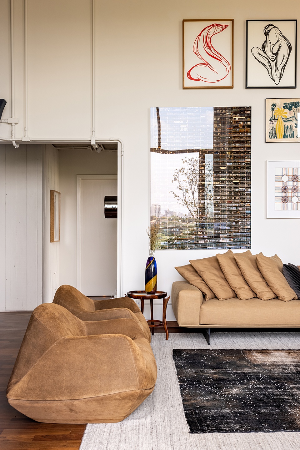 Gale Apartment by MEMOLA ESTUDIO