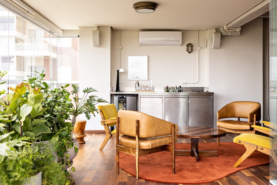 Gale Apartment by MEMOLA ESTUDIO