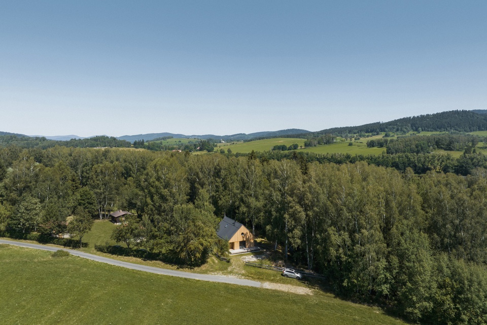 Lipno Lakeside Cabin by Les Archinautes