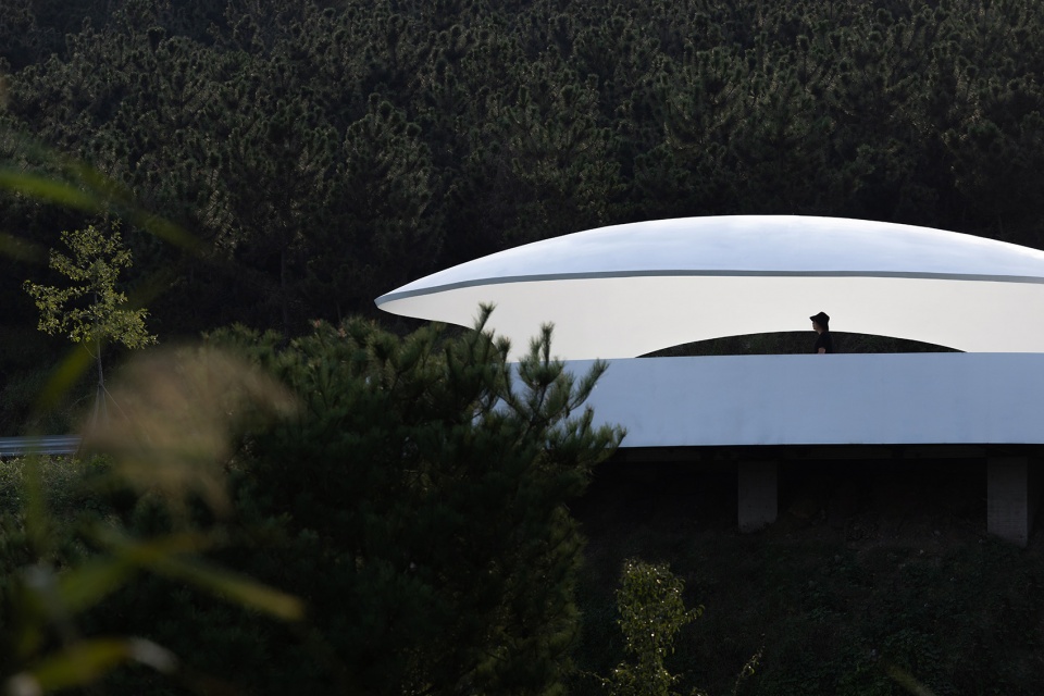 One Leaf Tea Pavilion in Rizhao Lanshan by Kong Xiangwei Studio