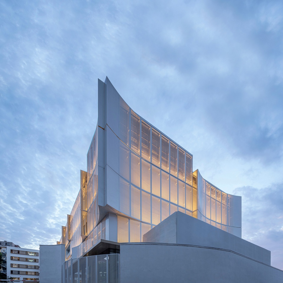 Dalian 37 Xiang china by UUA