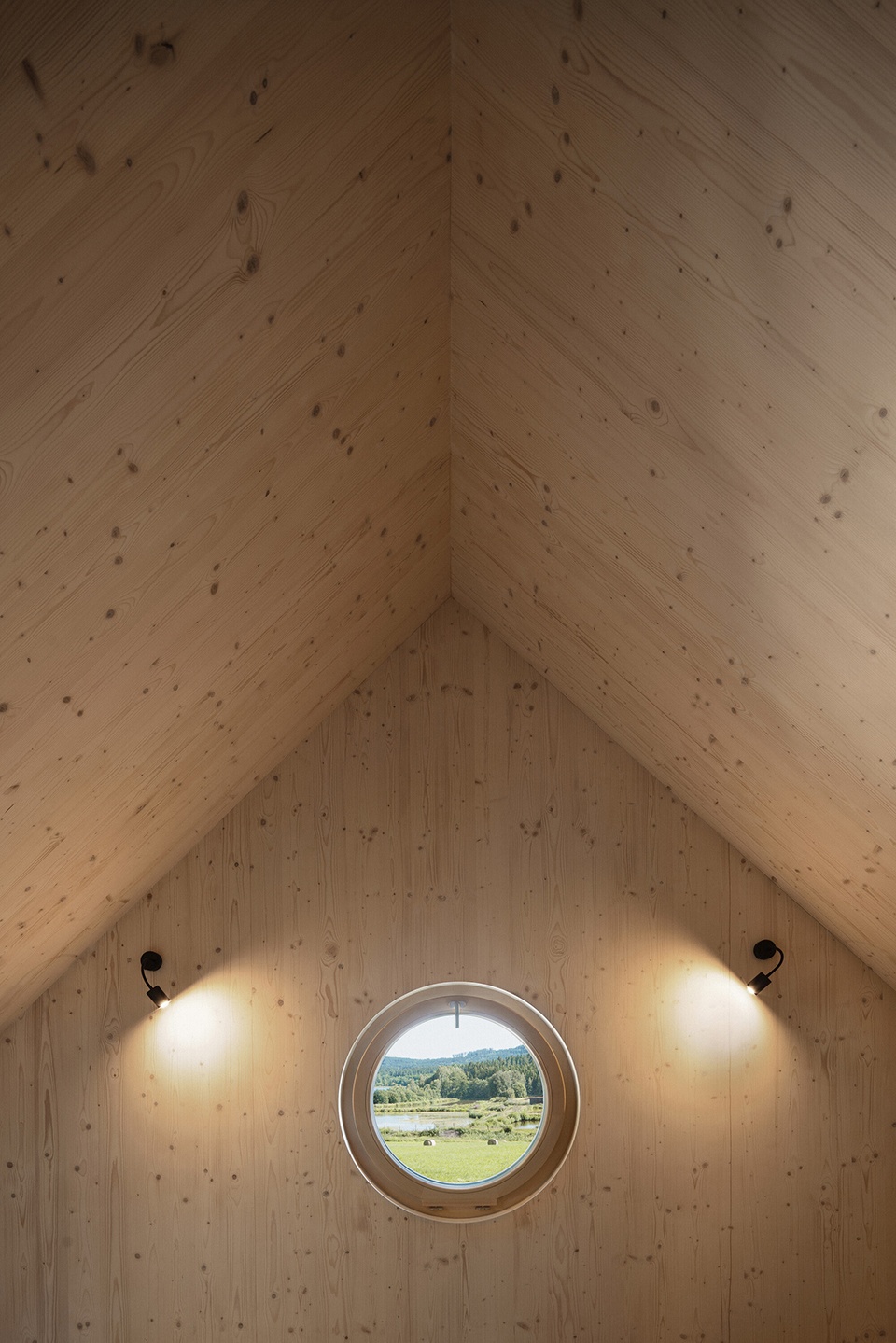 Lipno Lakeside Cabin by Les Archinautes