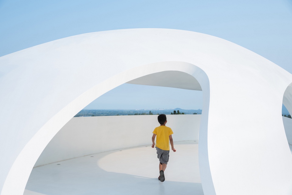 One Leaf Tea Pavilion in Rizhao Lanshan by Kong Xiangwei Studio