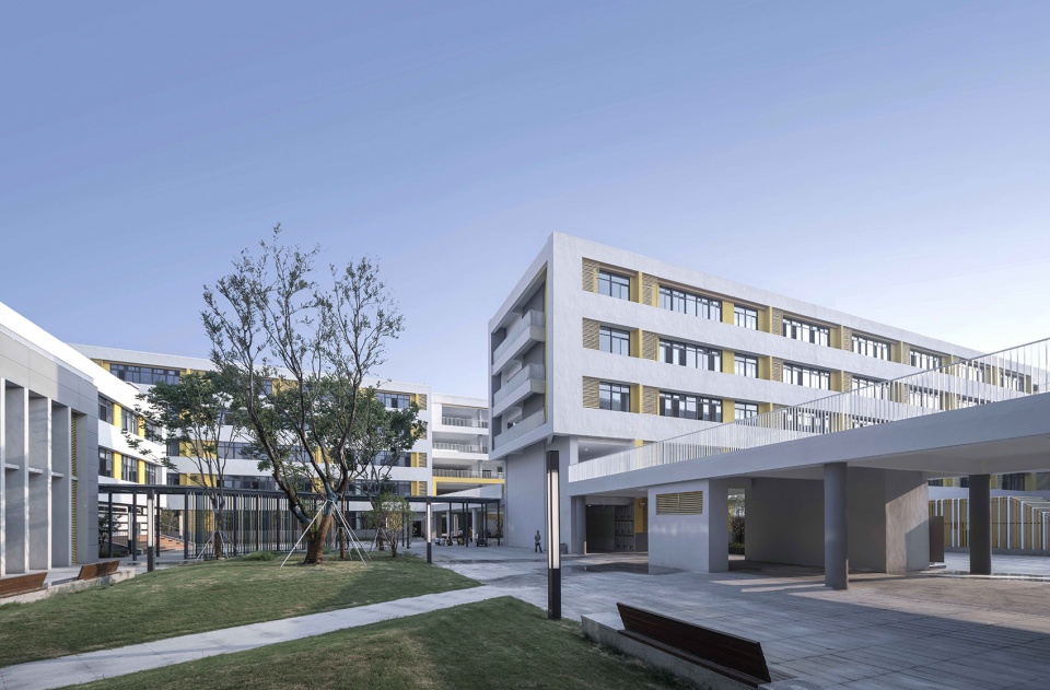 Xingpu experimental middle school in Suzhou Industrial Park by huazao