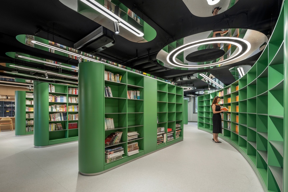 Dalian 37 Xiang china by UUA