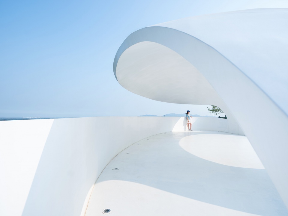 One Leaf Tea Pavilion in Rizhao Lanshan by Kong Xiangwei Studio