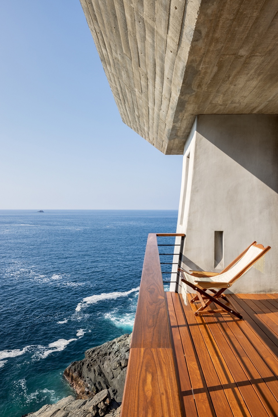 casa acantilado by zozaya arquitectos