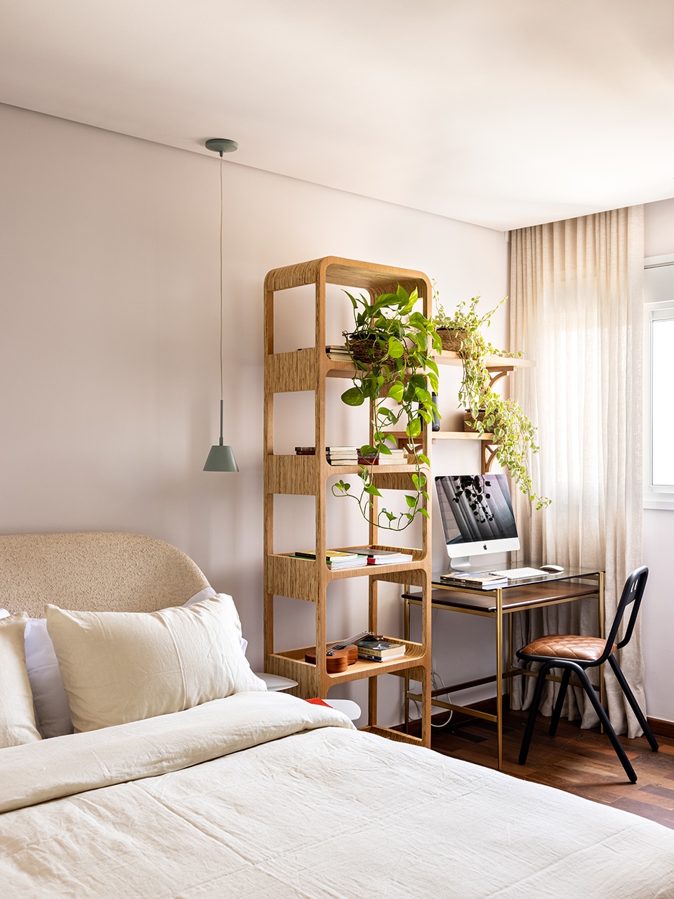 Gale Apartment by MEMOLA ESTUDIO