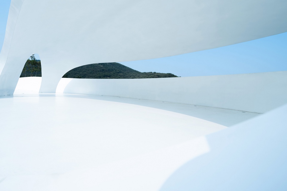 One Leaf Tea Pavilion in Rizhao Lanshan by Kong Xiangwei Studio