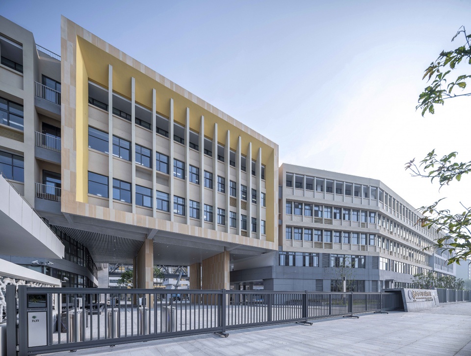 Xingpu experimental middle school in Suzhou Industrial Park by huazao