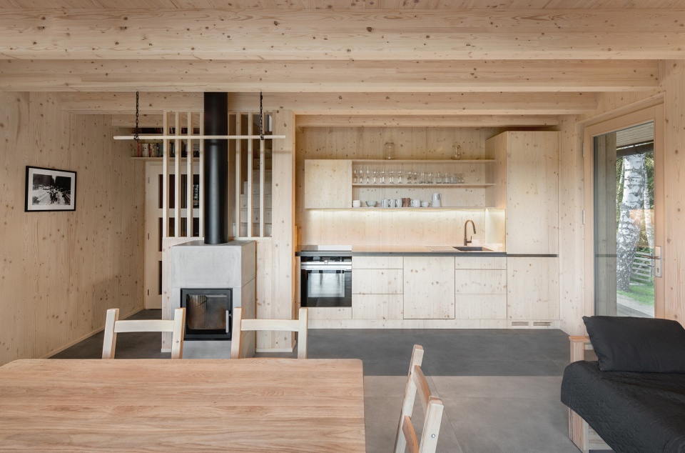 Lipno Lakeside Cabin by Les Archinautes
