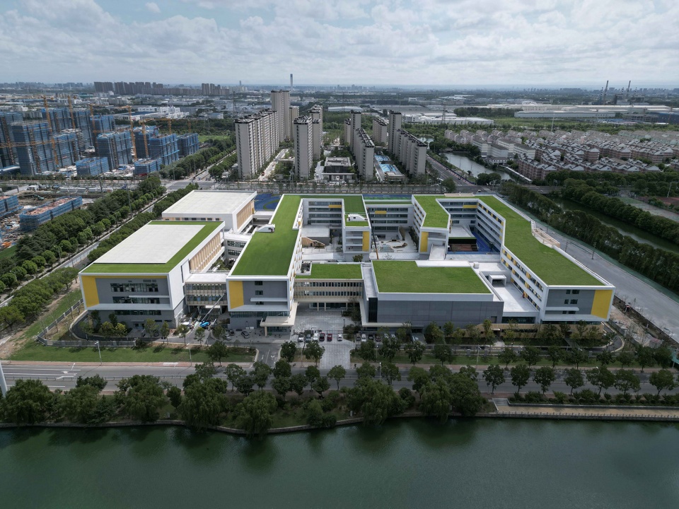 Xingpu experimental middle school in Suzhou Industrial Park by huazao
