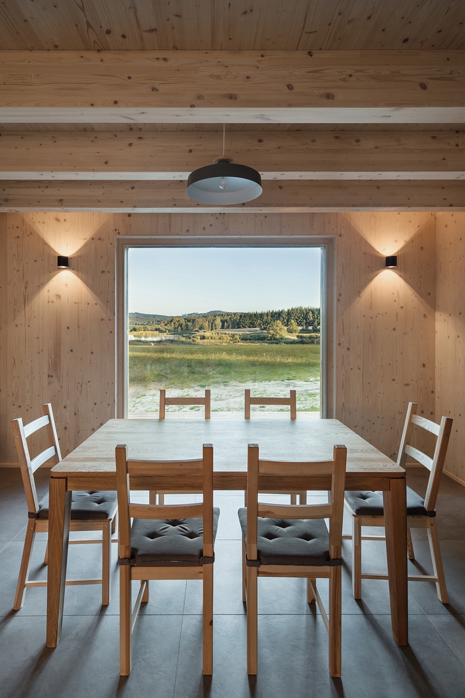 Lipno Lakeside Cabin by Les Archinautes