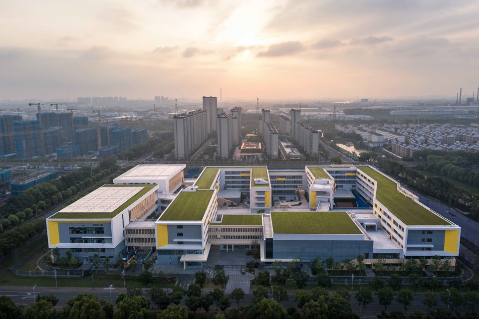Xingpu experimental middle school in Suzhou Industrial Park by huazao