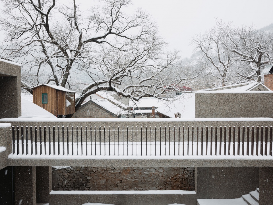 slow courtyard in the hills a bridge under the great wall by nsaaa