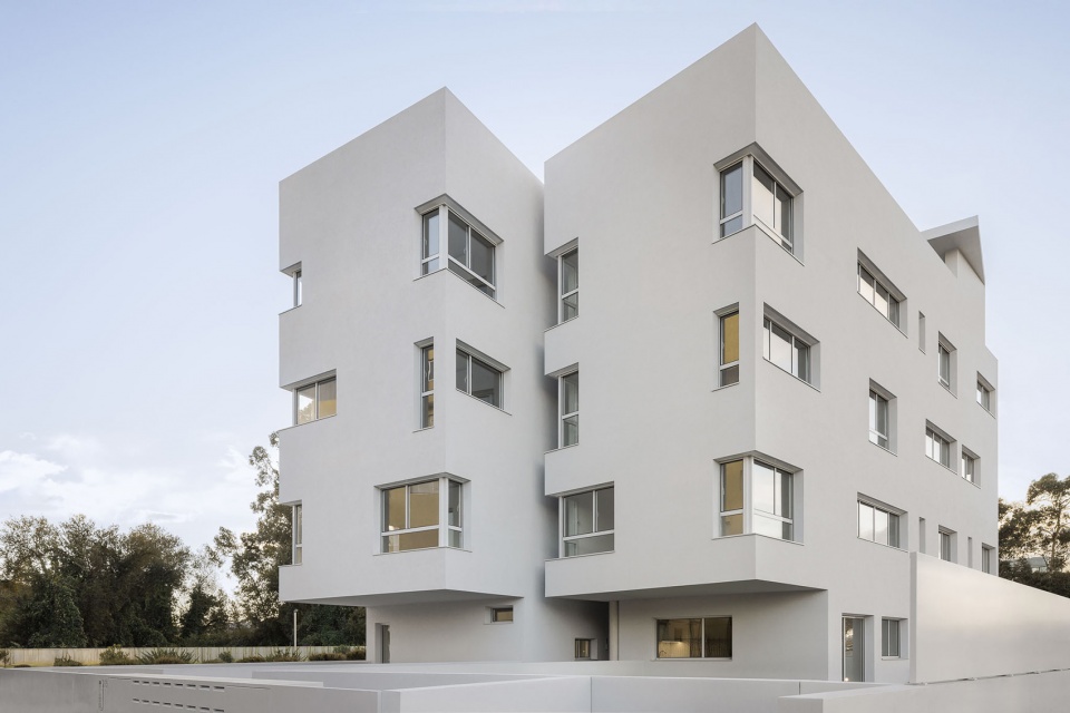 Nova Rio Housing by Antonio Paulo Marques Arquiteto e Associados Lda