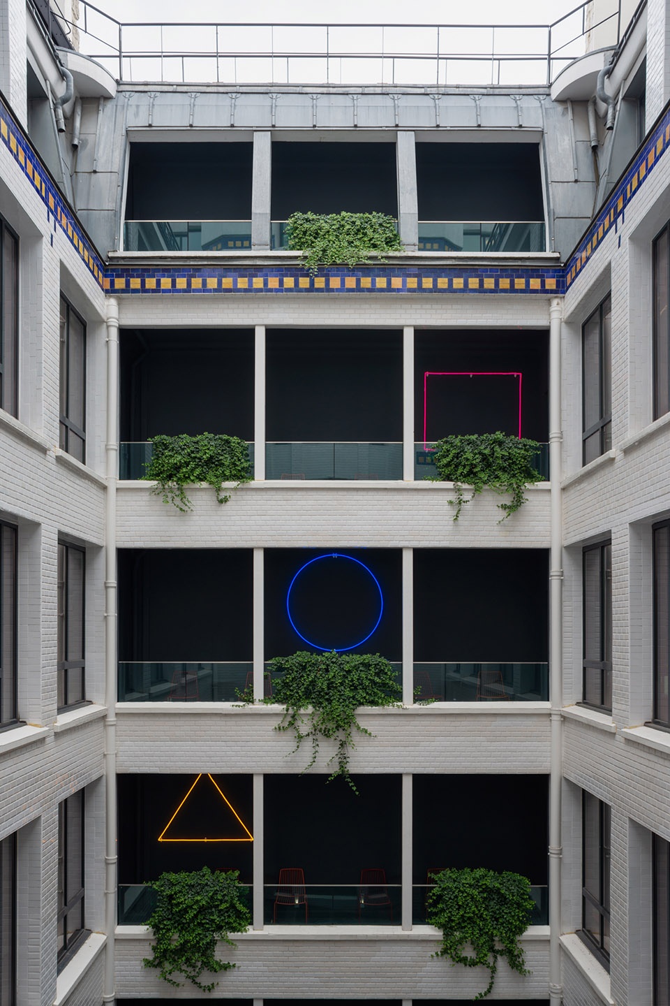 August Debouzy by studio razavi architecture