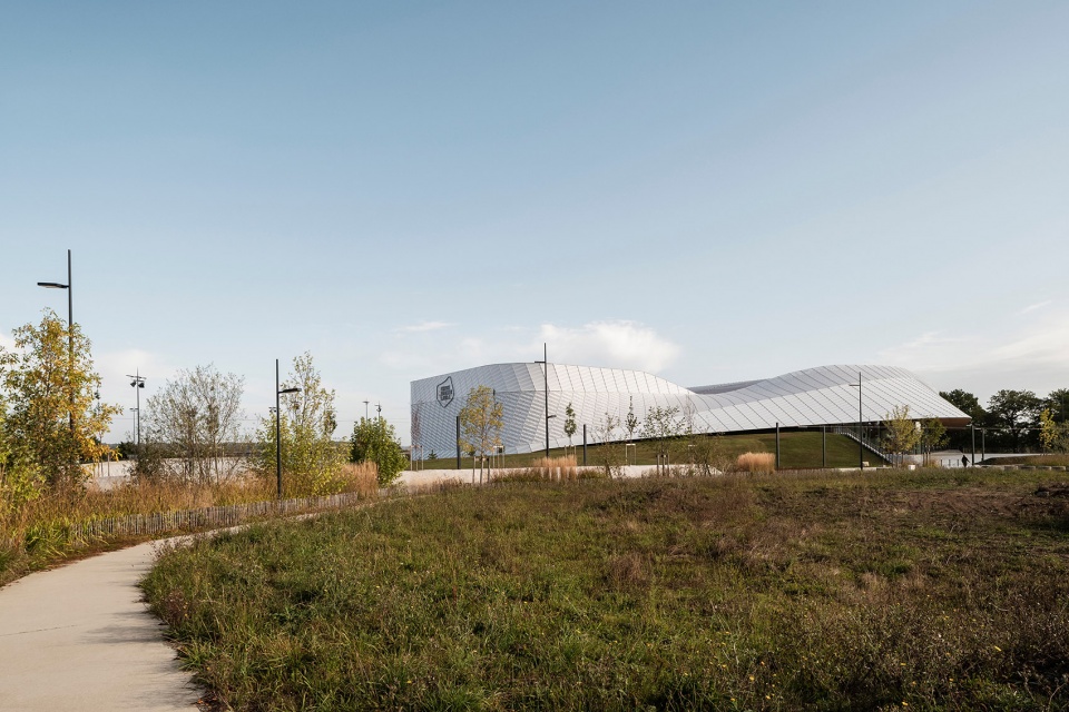 Espace Mayenne by Herault Arnod Architectures