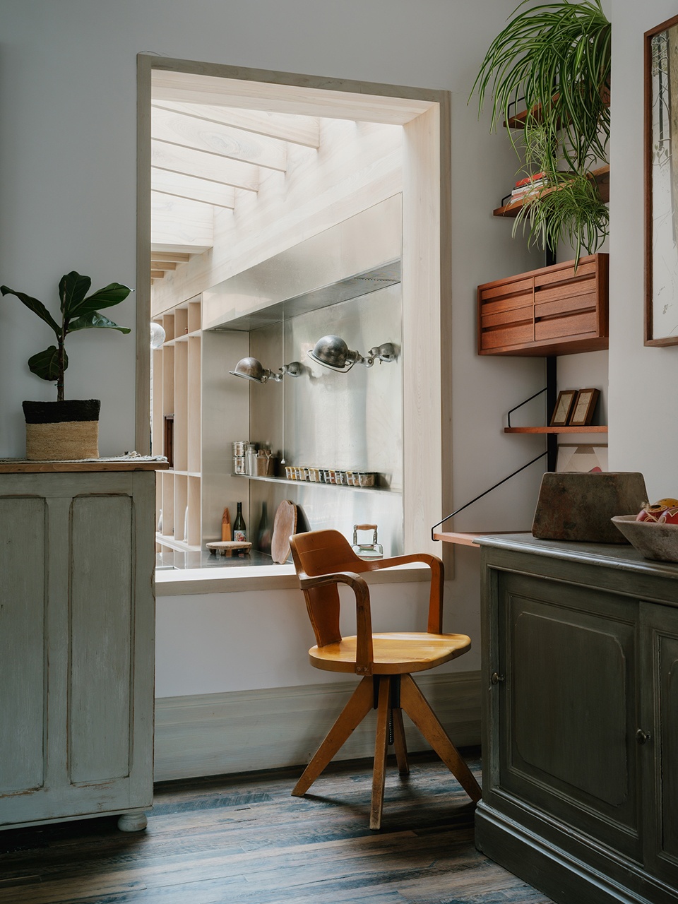 Magpie House by DGN Studio