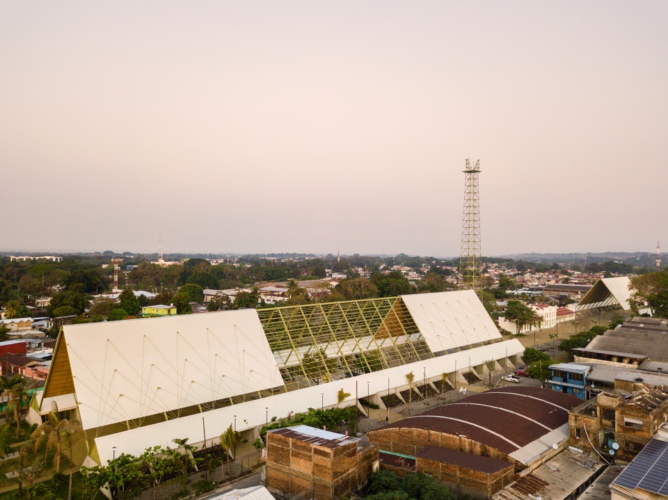 tapachula station by colectivo c733