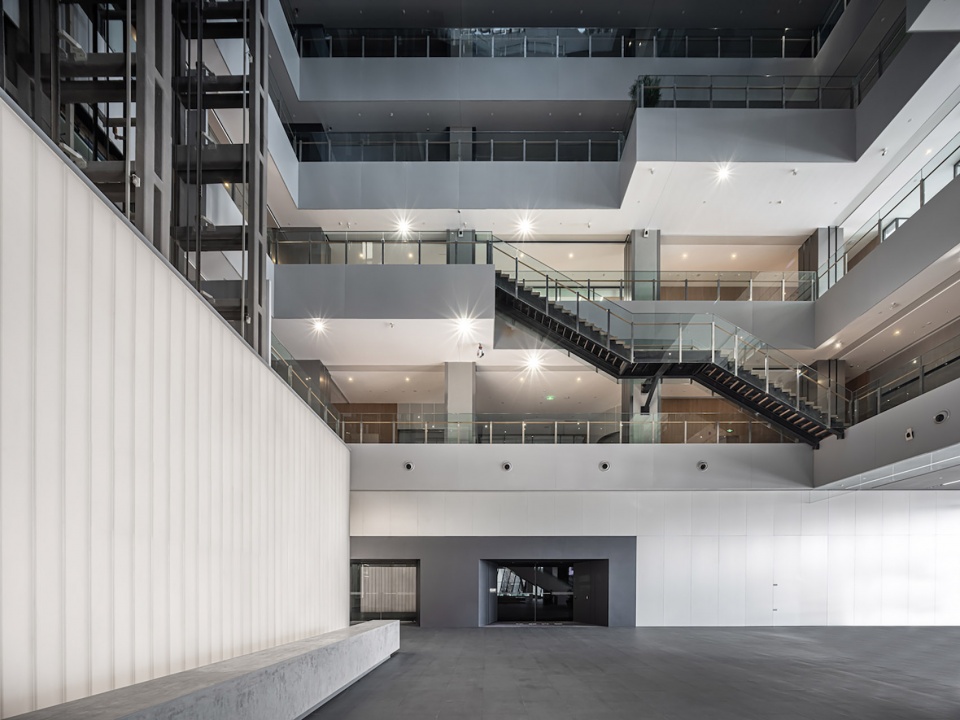 Public Space of Goertek Global R and D Headquarters MAT Office