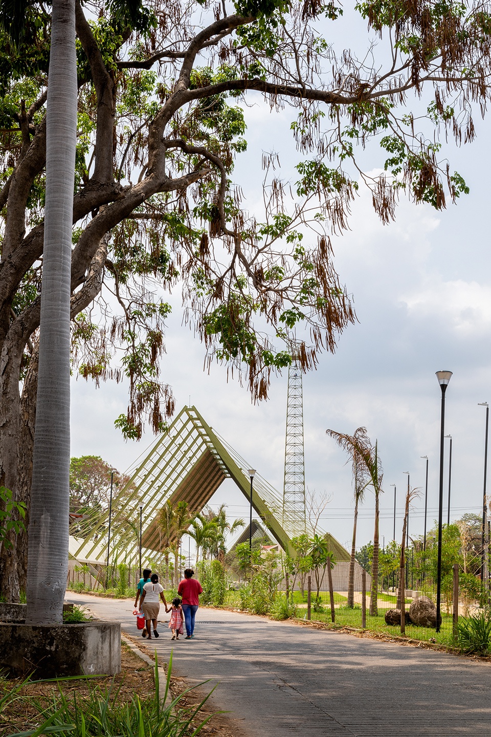 tapachula station by colectivo c733