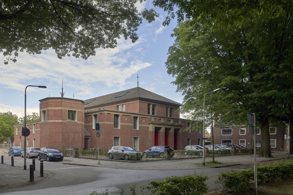 vredeskerk by bedaux de brouwer architecten
