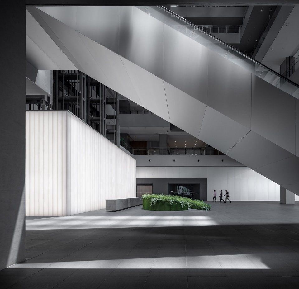 Public Space of Goertek Global R and D Headquarters MAT Office