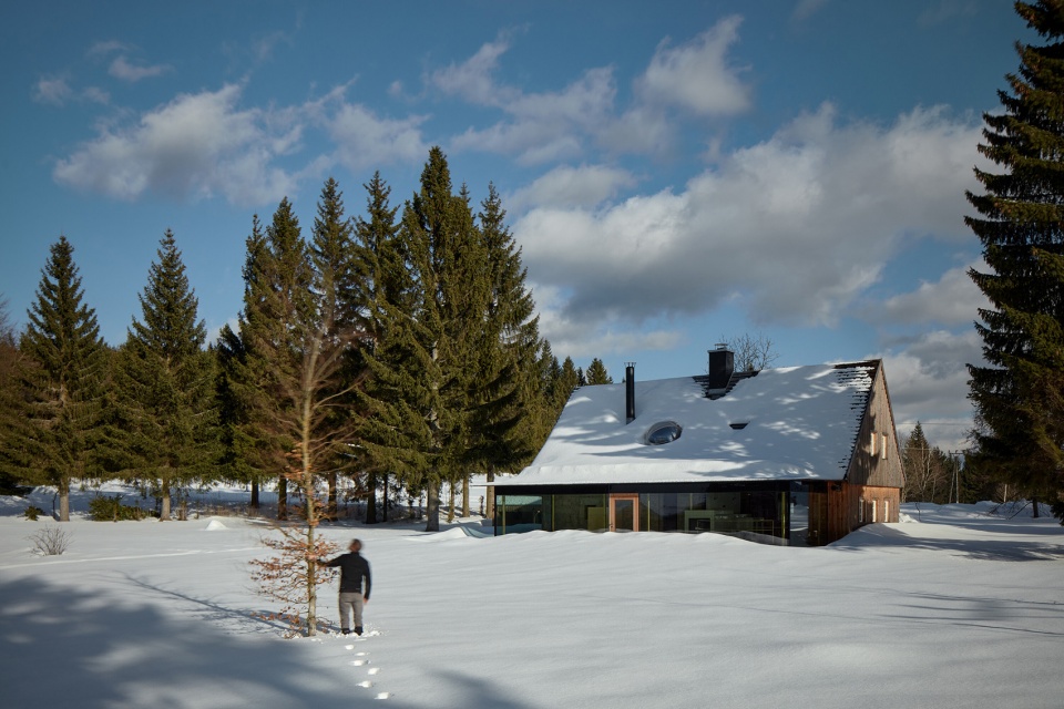The Glass Cabin by Mjolk architekti