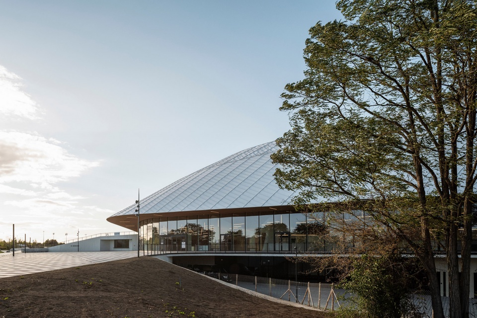 Espace Mayenne by Herault Arnod Architectures
