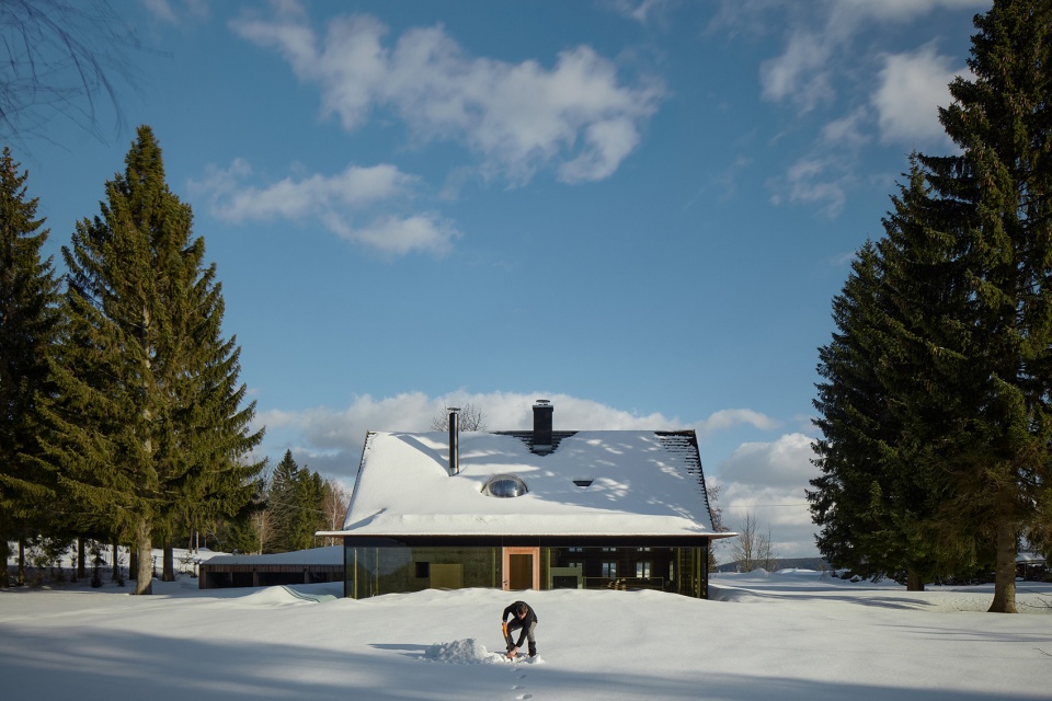 The Glass Cabin by Mjolk architekti