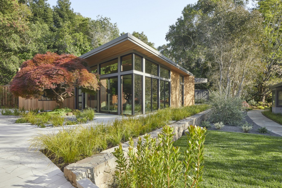Breezy Landscape In A Japanese Inspired Retreat By SAW