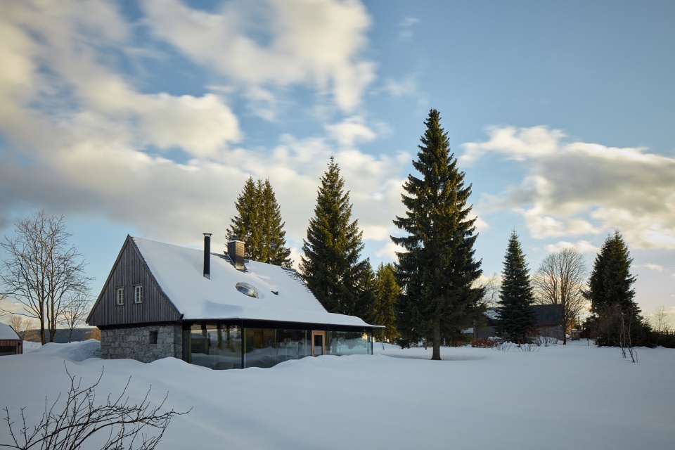 The Glass Cabin by Mjolk architekti