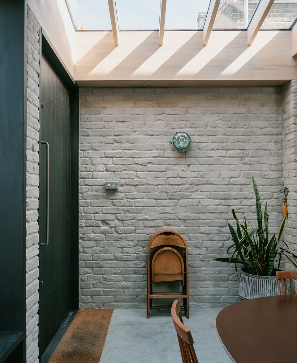 Magpie House by DGN Studio
