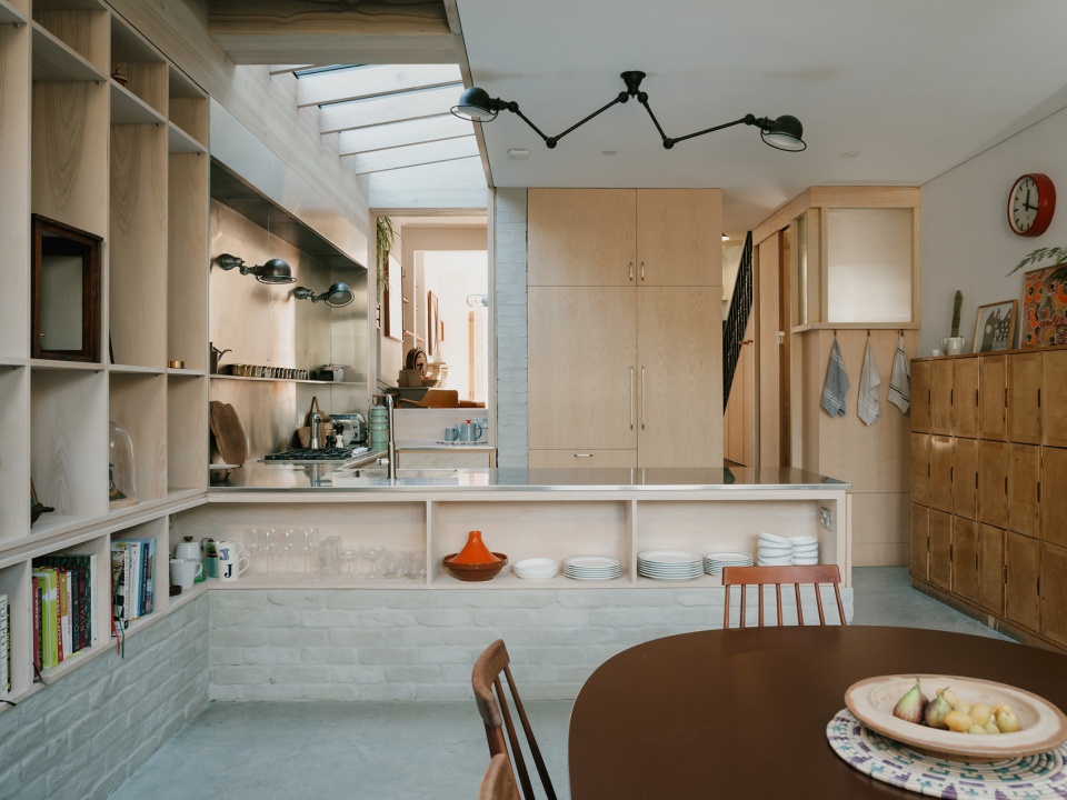 Magpie House by DGN Studio