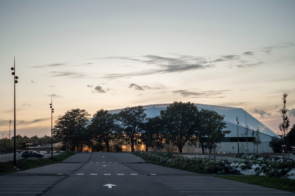 Espace Mayenne by Herault Arnod Architectures