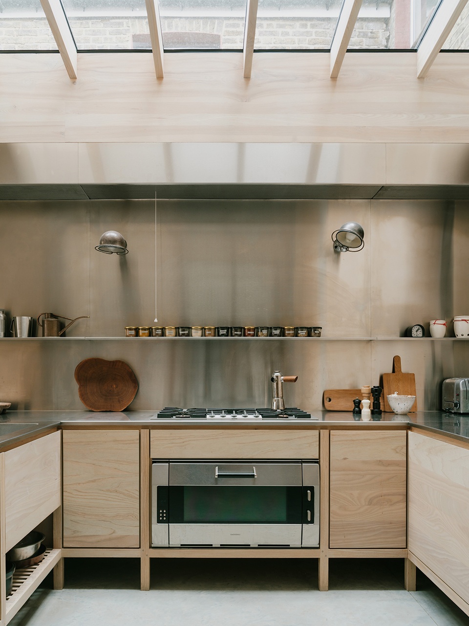 Magpie House by DGN Studio