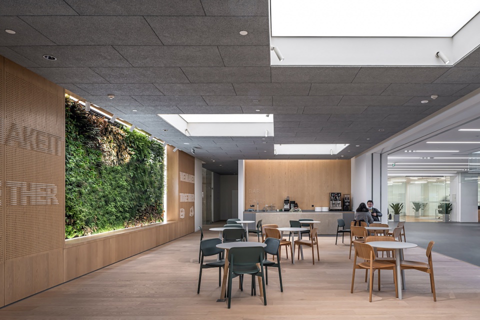 Public Space of Goertek Global R and D Headquarters MAT Office