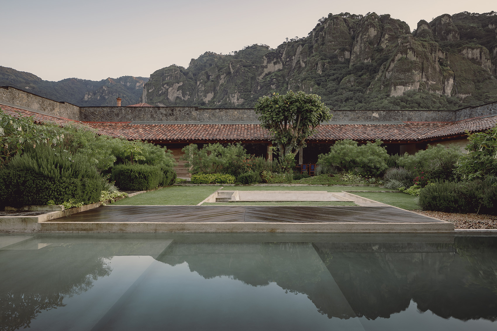 La Hacienda Jardin by Practica Arqutiectura