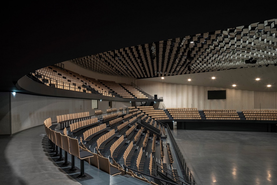 Espace Mayenne by Herault Arnod Architectures