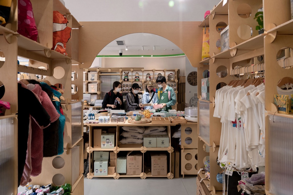 Space and furniture design for Buy42 Studio Dali